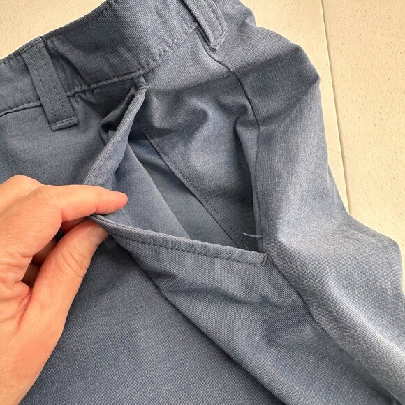 Izod Golf Mens Straight Fit Blue Shorts Size 30 Recycled Polyester Blend Chino - Picture 8 of 8